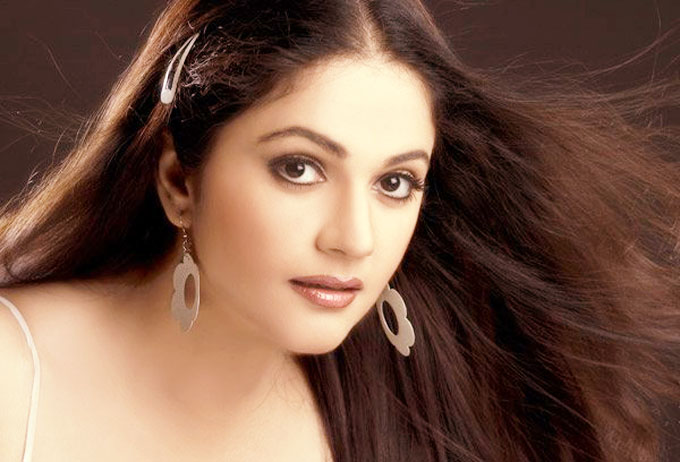 Gracy Singh - Wallpaper Hot